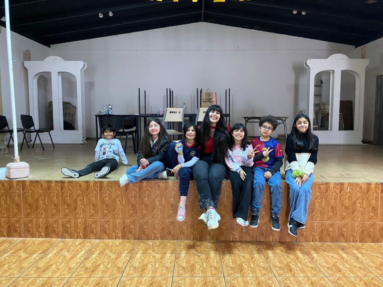 Talleres de teatro con enfoque de género en Barrio Santa Lucía de La Antena